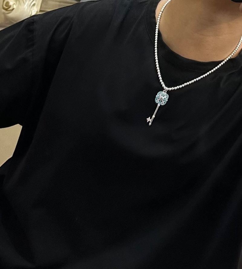T*f*ny necklaces